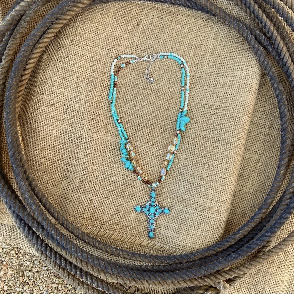 Faux Turquoise Western Beaded Necklace - Picture 4 of 9